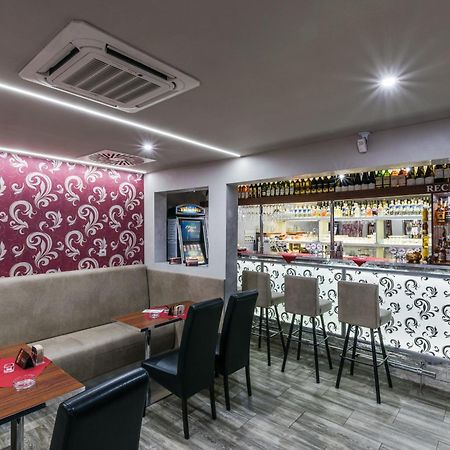Penzion Skorpion Senec Dış mekan fotoğraf