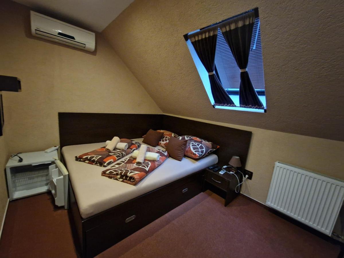Penzion Skorpion Senec Dış mekan fotoğraf